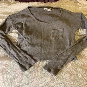 Cropped grey long sleeve top